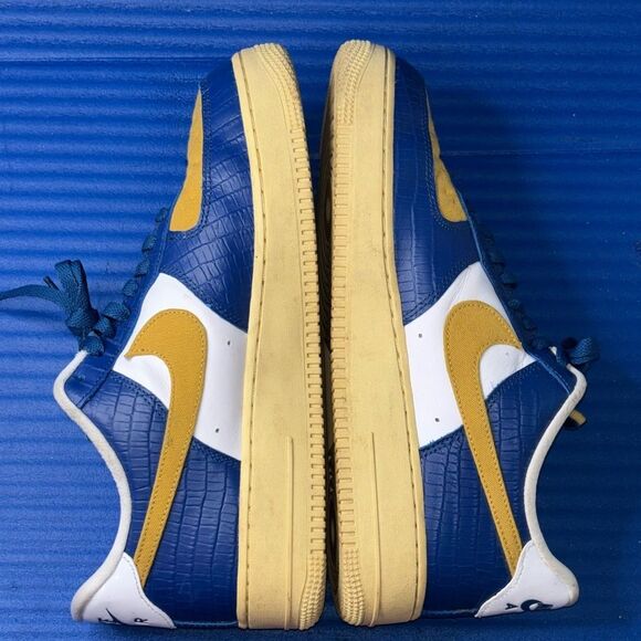 Size 9.5- Men’s Nike Air Force 1 Low Undefeated 5 On It Sneakers DM8462-400 - Picture 6 of 8